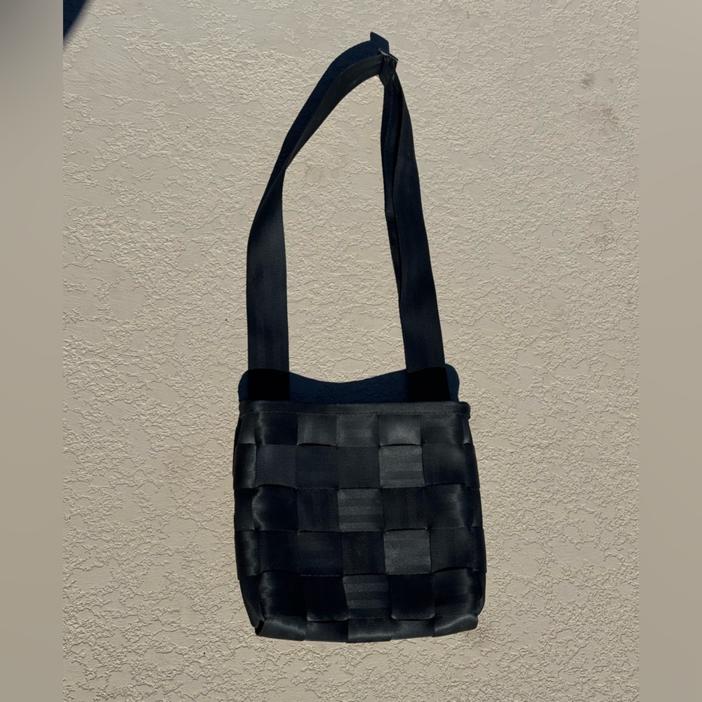 Harvey’s seatbelt cross body bag purse black
